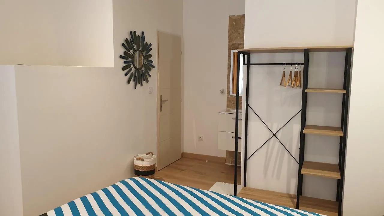 Superbe Maison 68M2 Avec Cour -Hypercentre Avignon 0*,  Frankrike