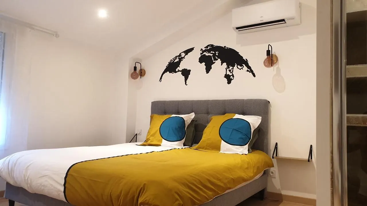 Lägenhet Superbe Maison 68M2 Avec Cour -Hypercentre Avignon