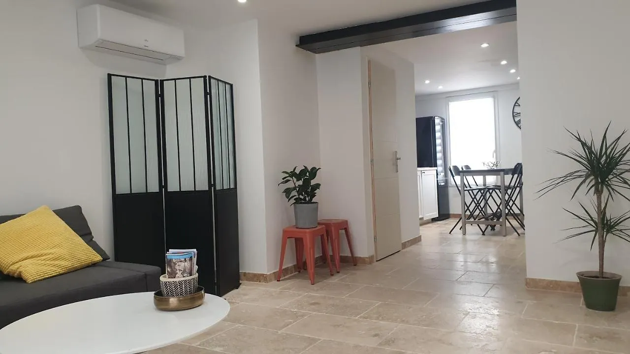 Superbe Maison 68M2 Avec Cour -Hypercentre Avignon 0*,  France