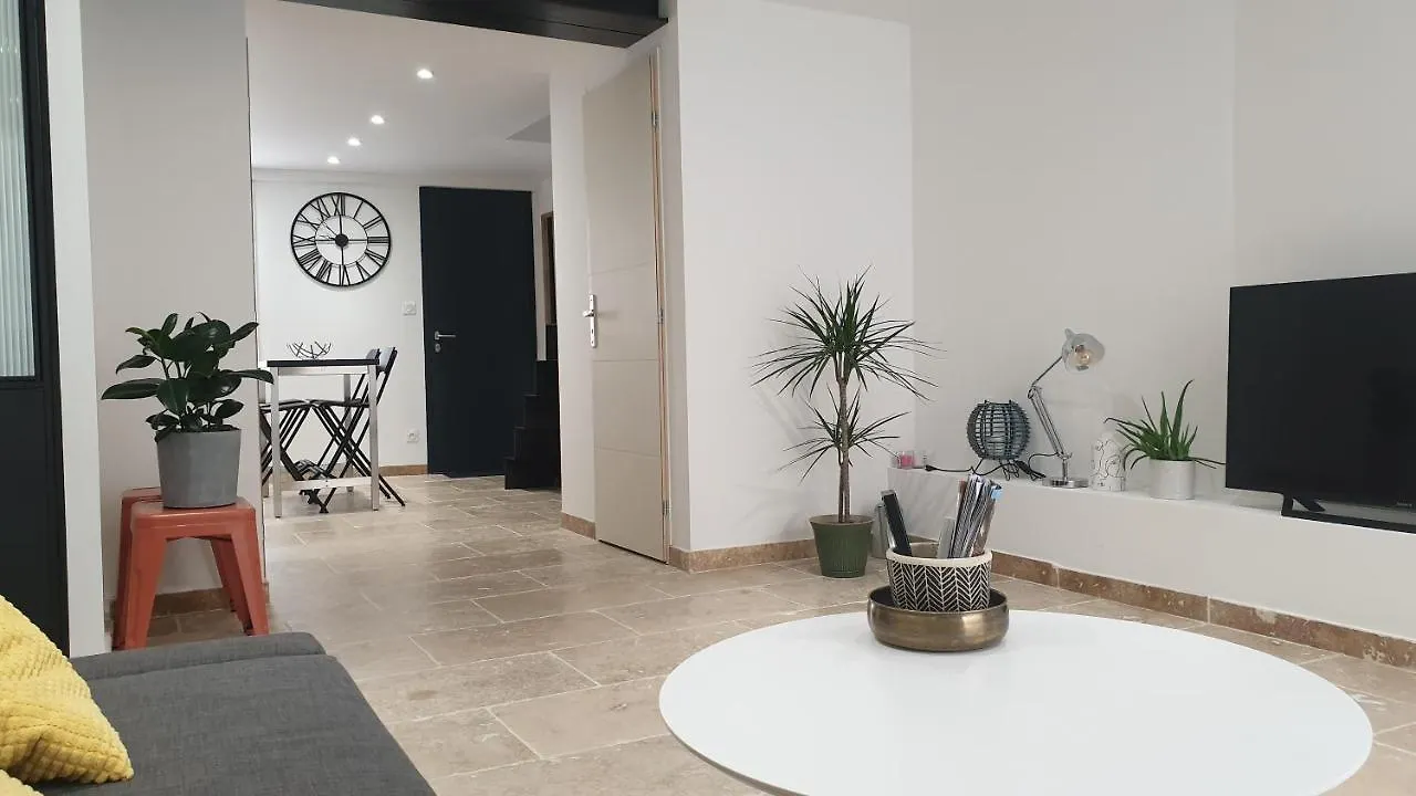 Apartment Superbe Maison 68M2 Avec Cour -Hypercentre Avignon