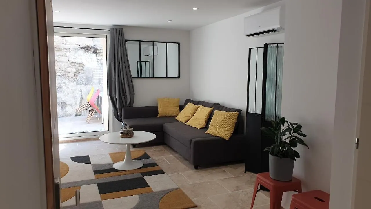 Superbe Maison 68M2 Avec Cour -Hypercentre Avignon Apartment