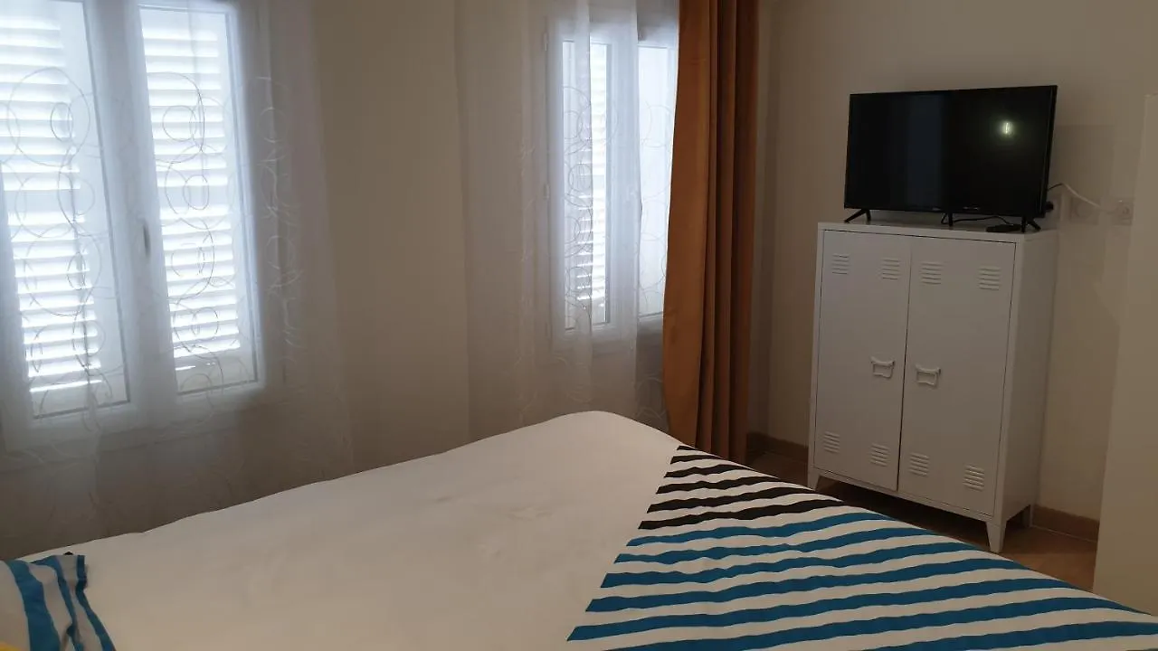 Superbe Maison 68M2 Avec Cour -Hypercentre Avignon Apartment