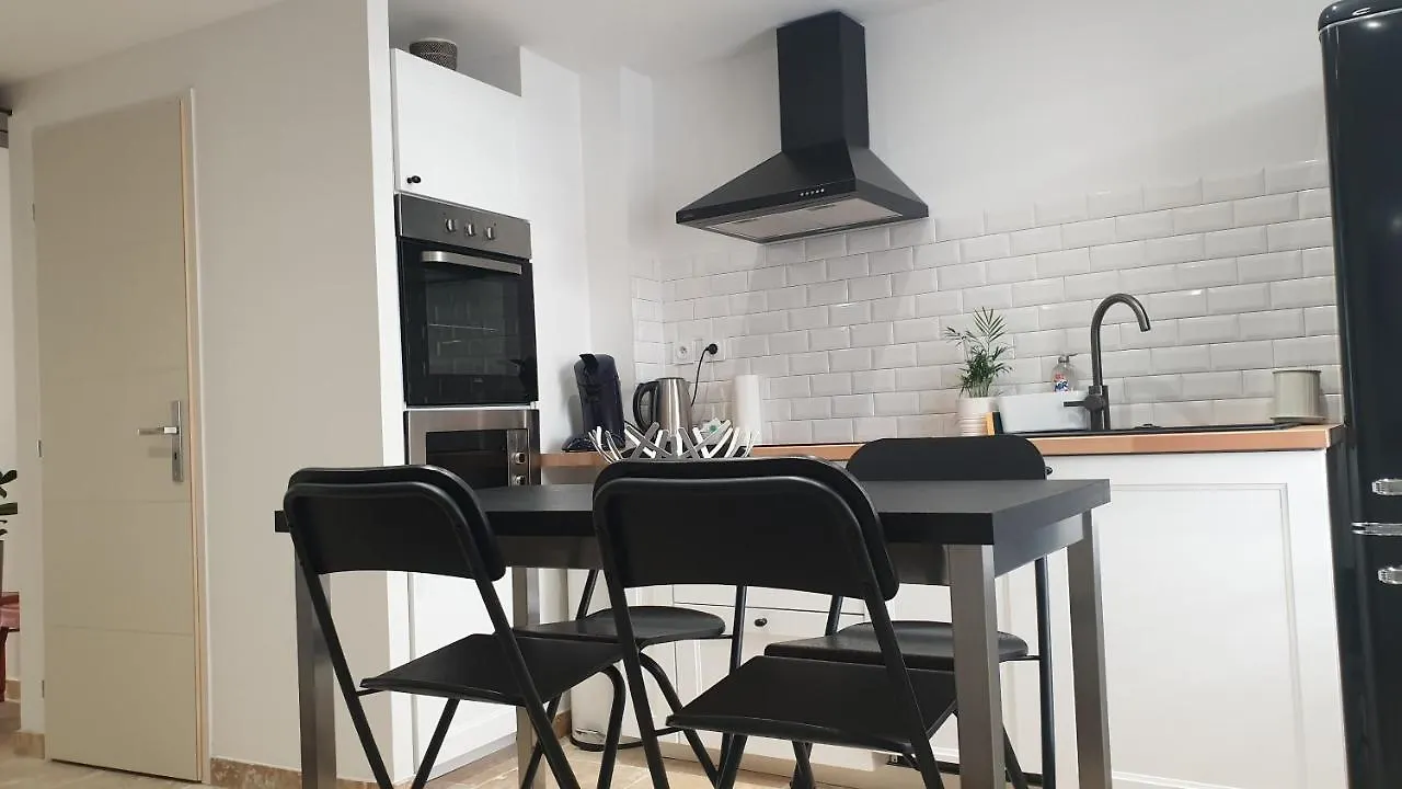 Superbe Maison 68M2 Avec Cour -Hypercentre Avignon France