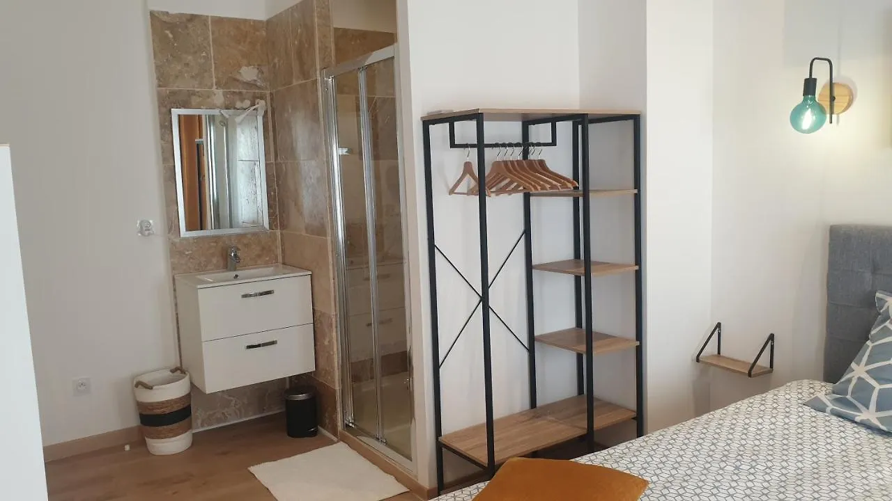 Apartment Superbe Maison 68M2 Avec Cour -Hypercentre Avignon France