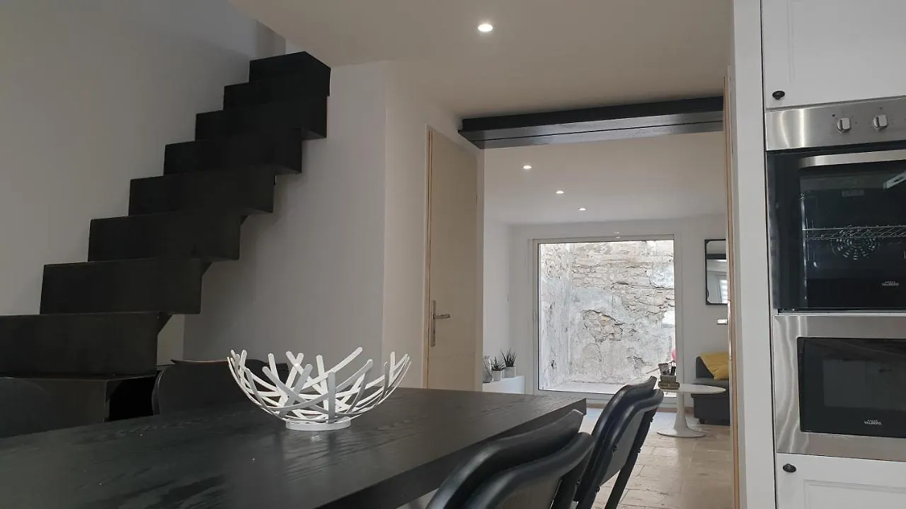 Superbe Maison 68M2 Avec Cour -Hypercentre Avignon