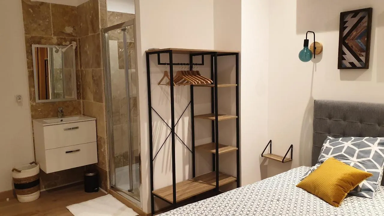 Superbe Maison 68M2 Avec Cour -Hypercentre Avignon 0*,  France